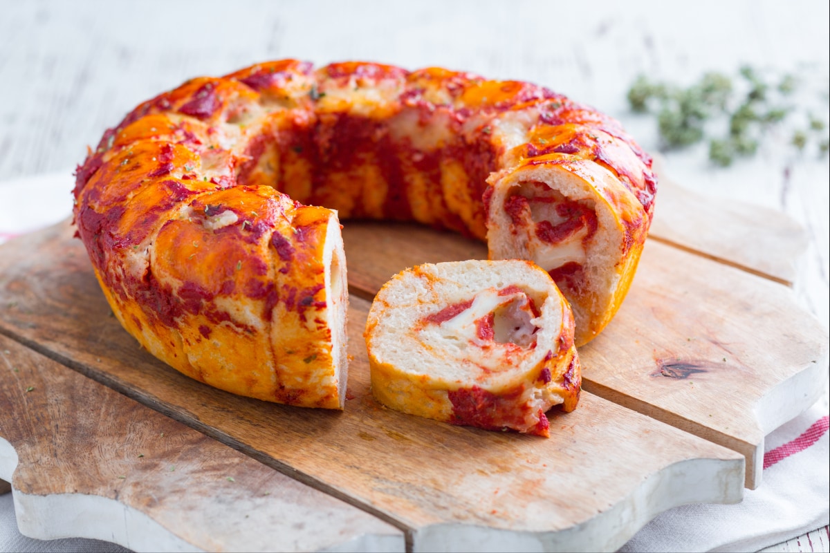 Rosca de pizza alta y esponjosa