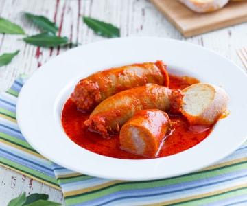 Salchichas con salsa