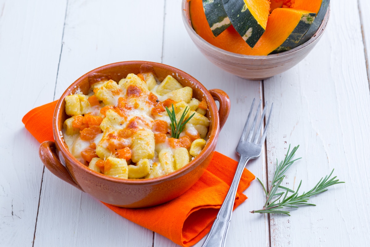 Ñoquis gratinados con calabaza y toma