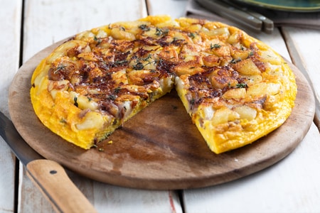 Tortilla de patatas y cebolla
