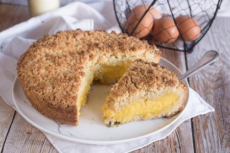 Tarta de migas con crema