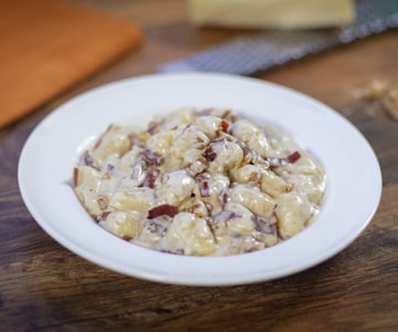 Gnocchi speck y toma