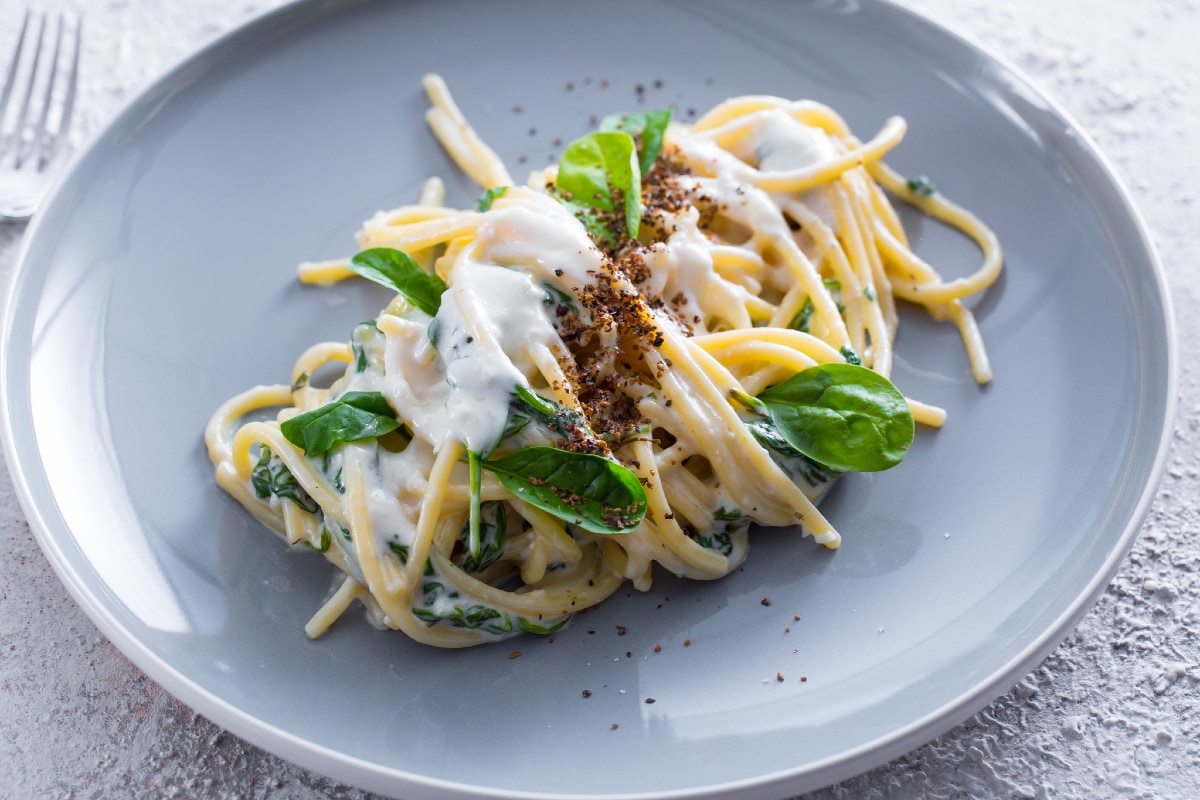 Spaghettoni con fonduta de scimudin