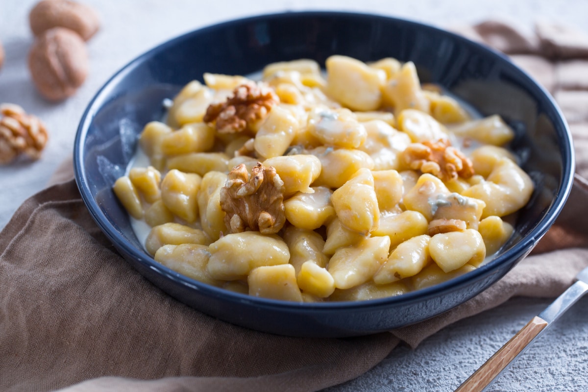 Ñoquis con gorgonzola y nueces