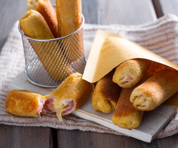 Rollitos de pan de molde jamón y queso