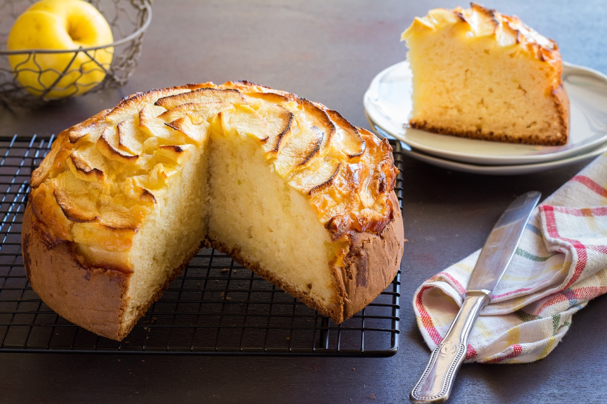 Tarta de requesón y manzanas