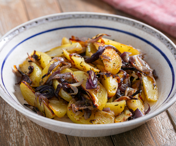 Patatas y cebollas al horno