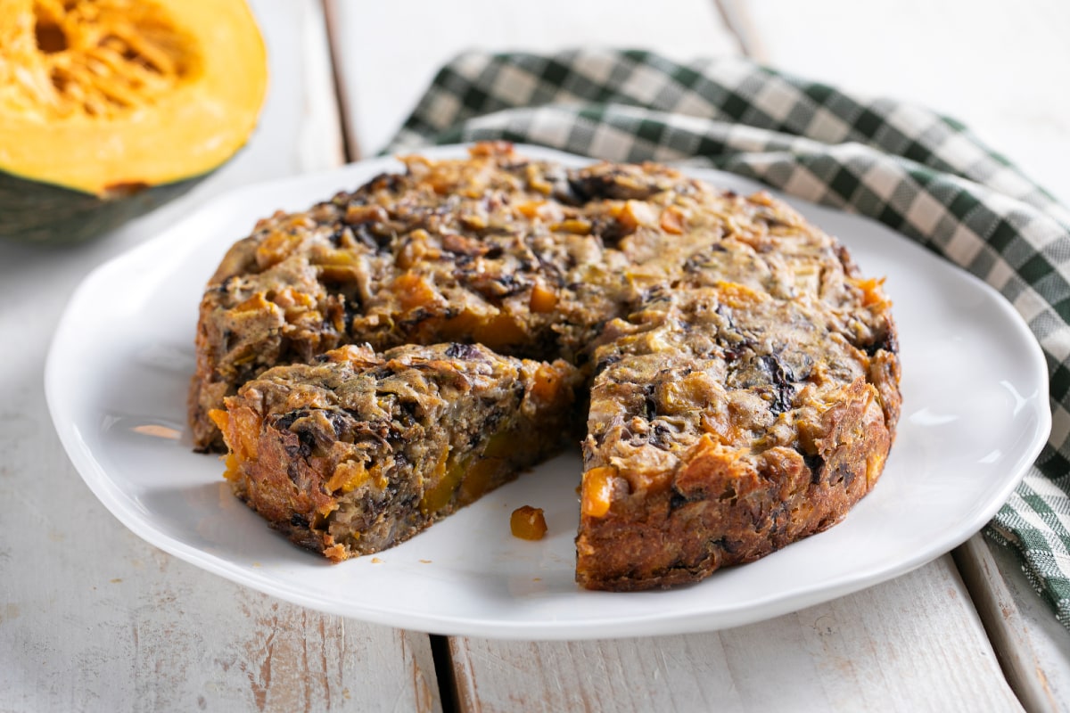 Tarta salada de calabaza y achicoria