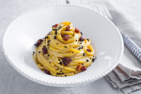 Falsa carbonara al azafrán