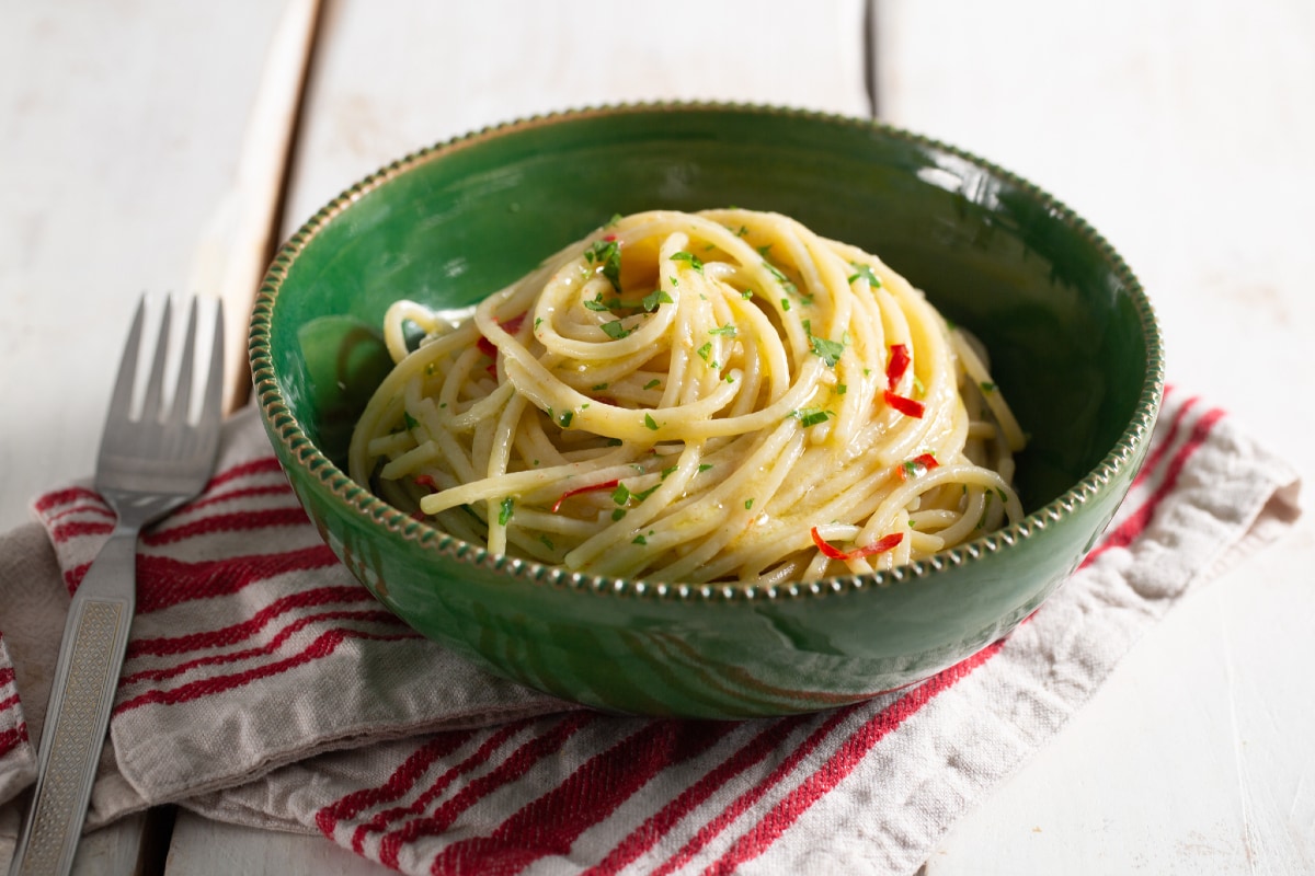 Espaguetis fáciles con ajo, aceite y guindilla
