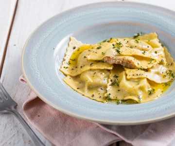 Tortelli de salchicha y patatas