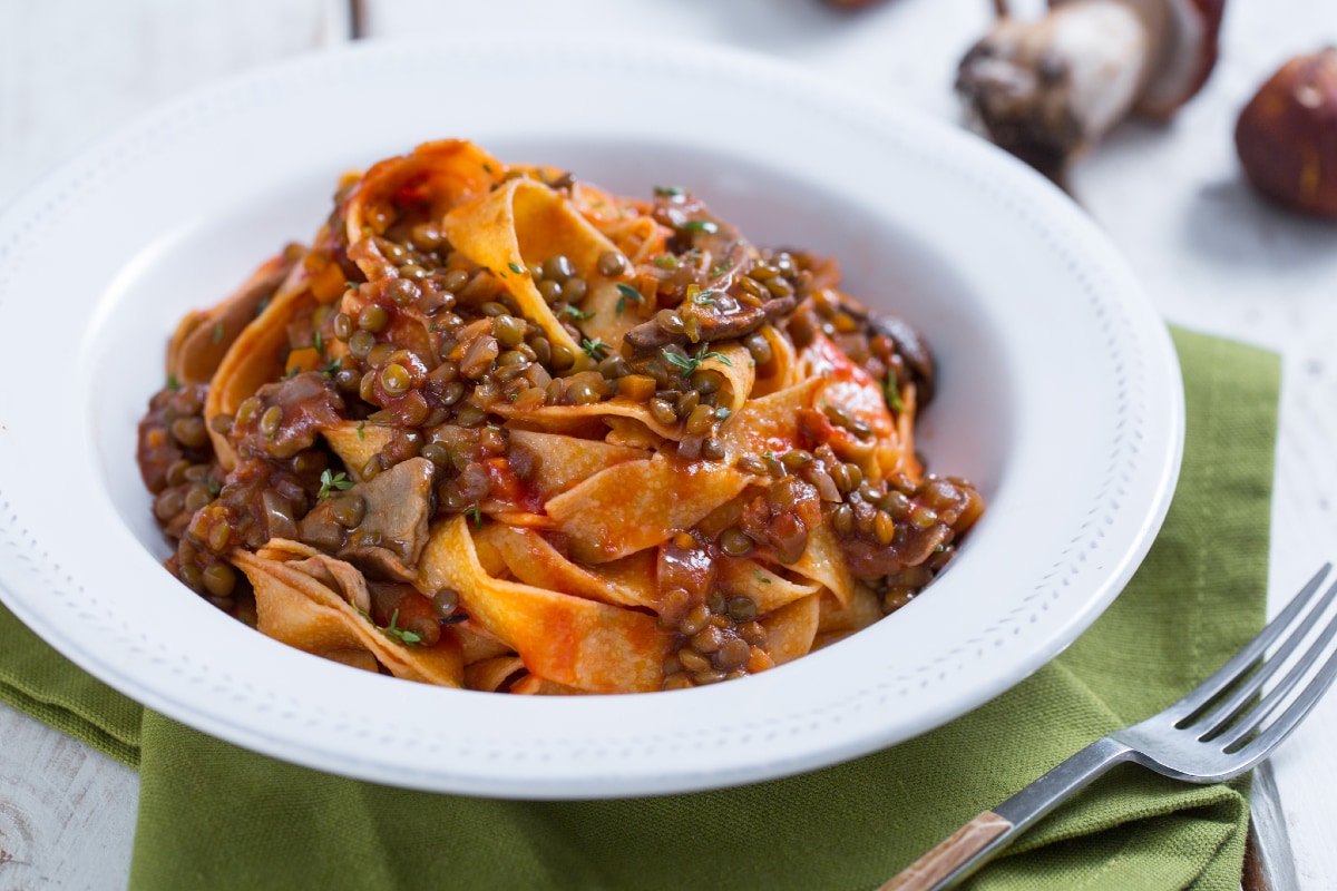 Pappardelle con ragú de lentejas y setas