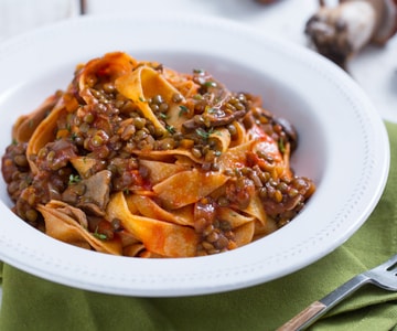 Pappardelle con ragú de lentejas y setas