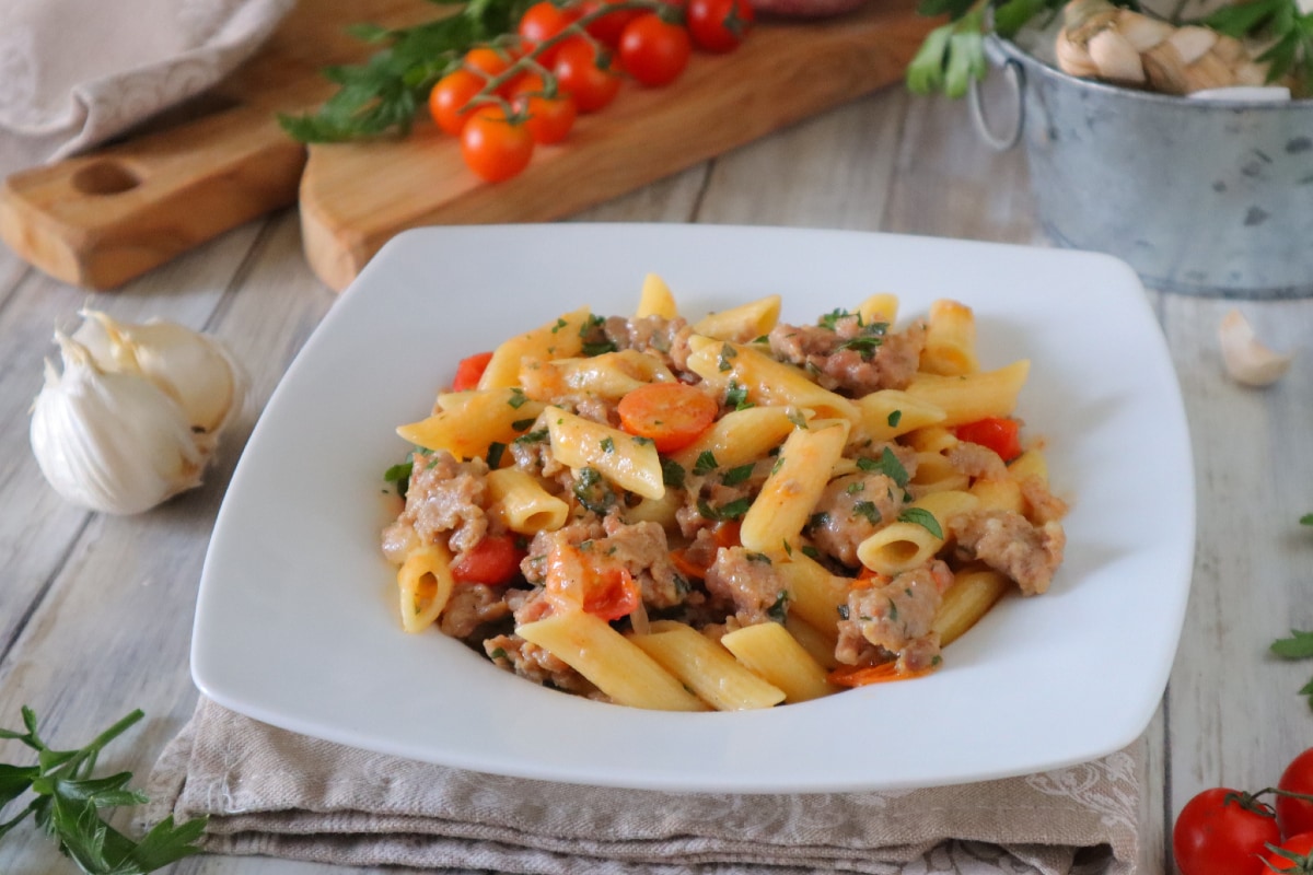 Pasta con salchicha