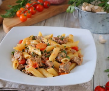 Pasta con salchicha