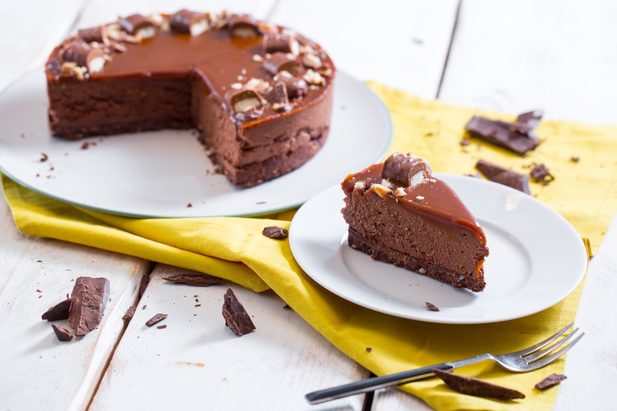 Cheesecake con chocolate y caramelo salado