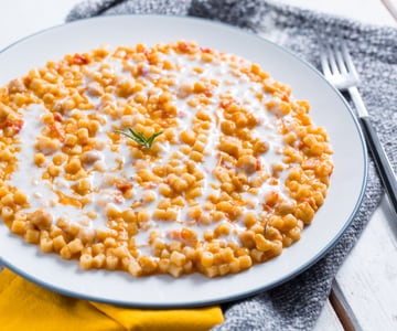 Pasta con garbanzos y taleggio