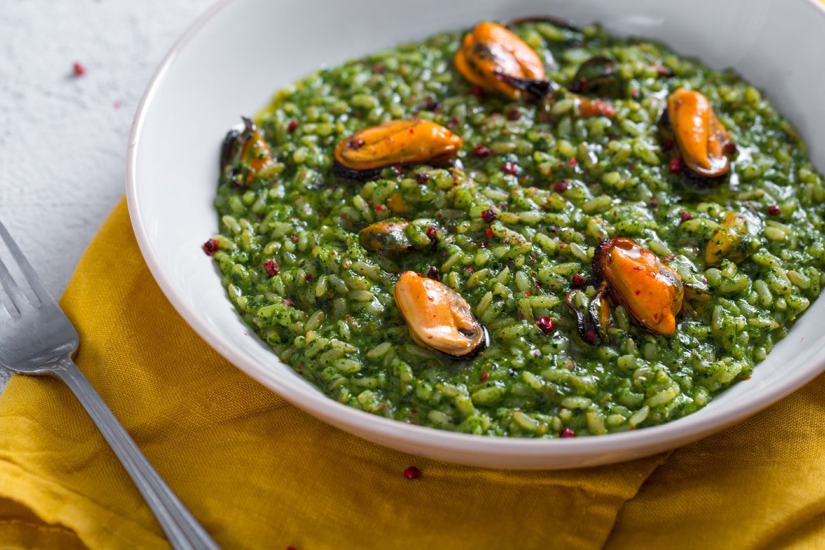 Risotto col rizado negro y mejillones