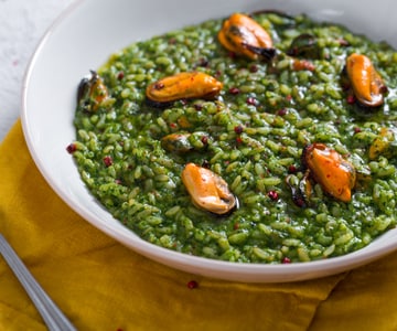 Risotto col rizado negro y mejillones