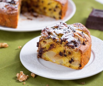 Tarta de chocolate, peras y nueces