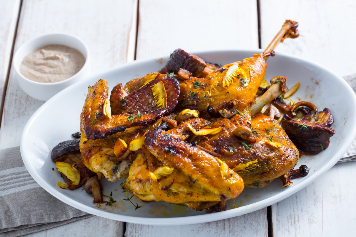 Pollo con hierbas y setas