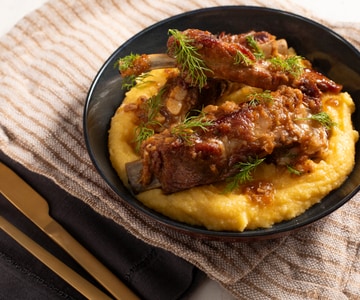 Costillas de cerdo al vino blanco y hinojo silvestre