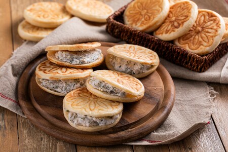 Crescentine (o tigelle) con la cunza