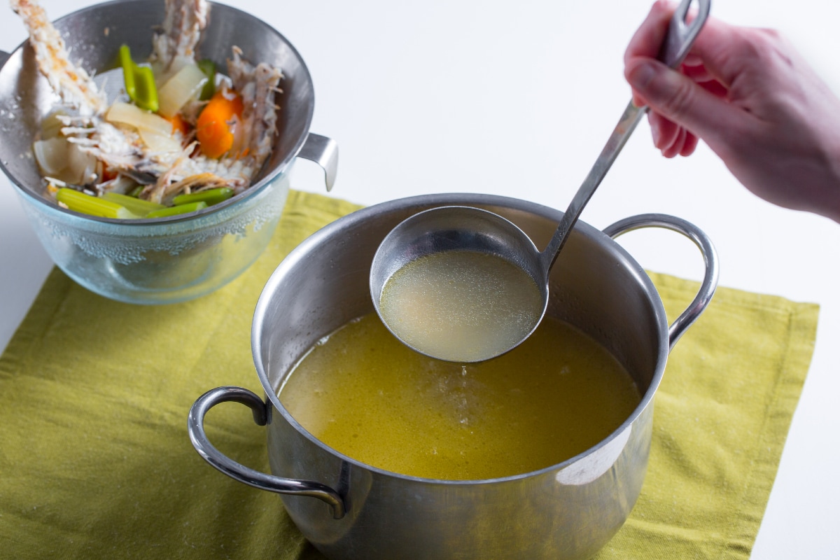 Caldo de pescado