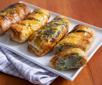 Mini strudel con acelgas, ricotta y speck