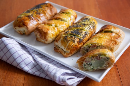Mini strudel con acelgas, ricotta y speck