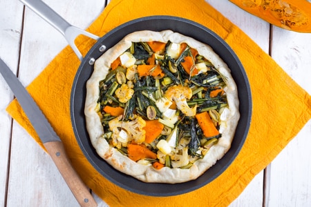 Tarta salada de verduras en sartén