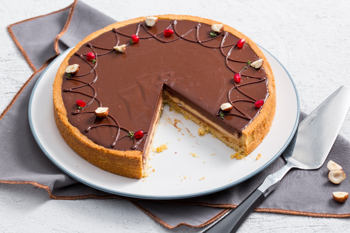 Tarta con yogur de caramelo salado y chocolate