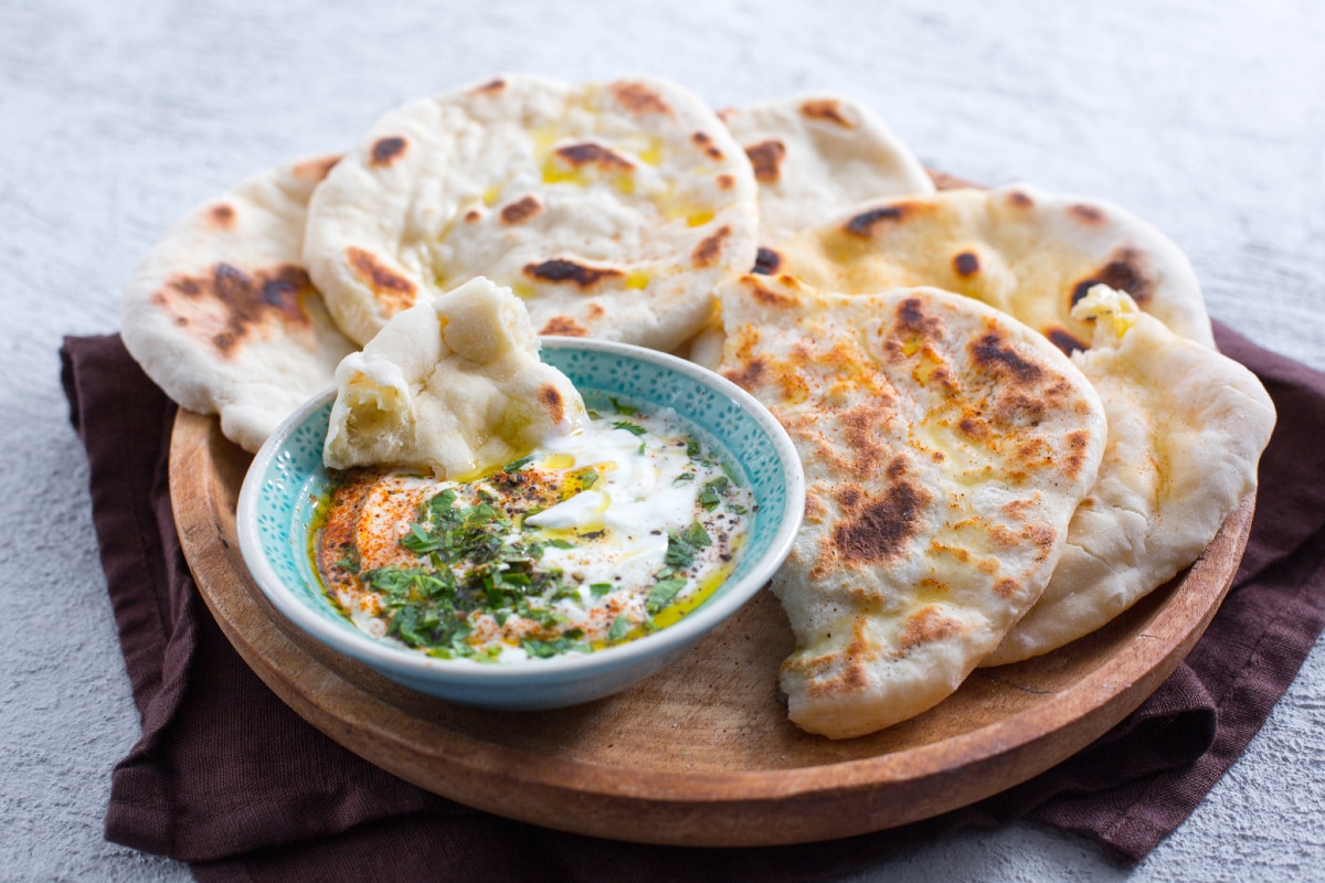 Pan naan con yogur