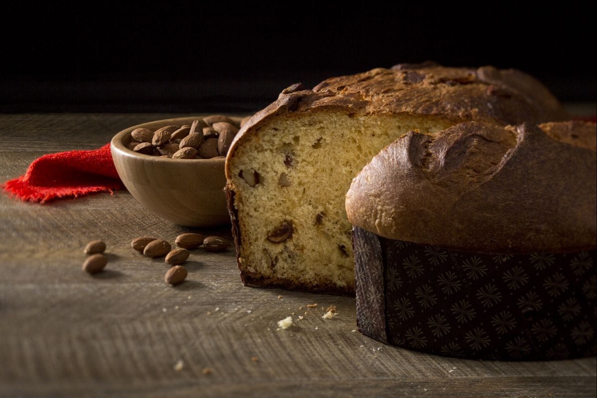 Panettone con higos y almendras