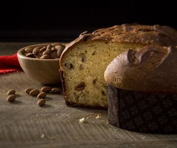 Panettone con higos y almendras