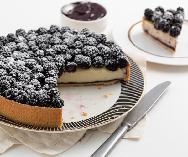 Tarta de moras con ganache blanca