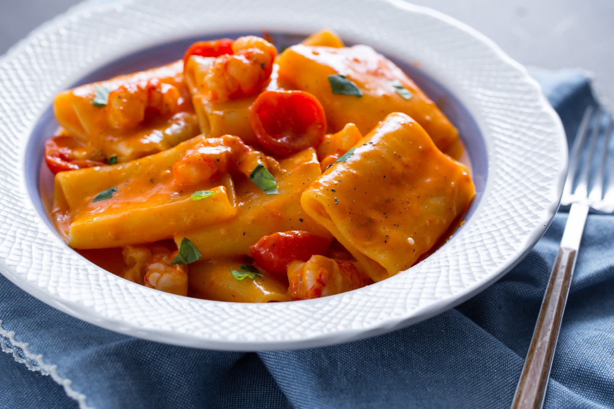 Paccheri con provola y gambas