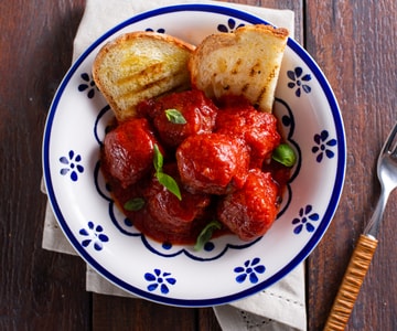Albóndigas con salsa de la abuela