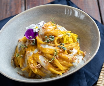 Espaguetis cremosos con calabaza y gorgonzola