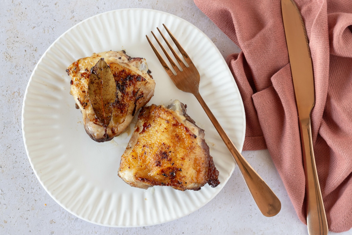Contramuslos de pollo en sartén
