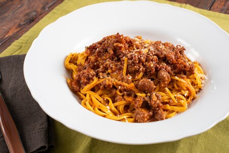 Tajarin 30 yemas con ragú de salchicha