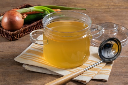 Caldo de verduras al microondas