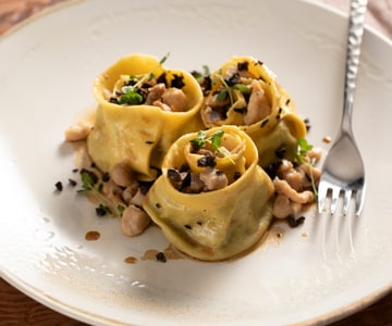 Pappardelle rellenas al ragú de conejo