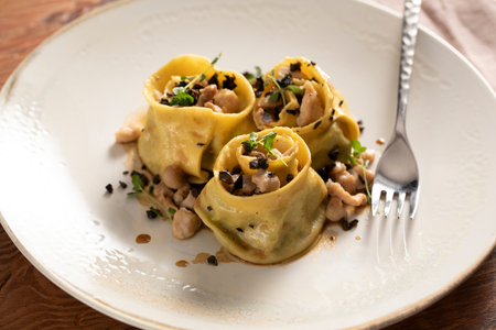 Pappardelle rellenas al ragú de conejo
