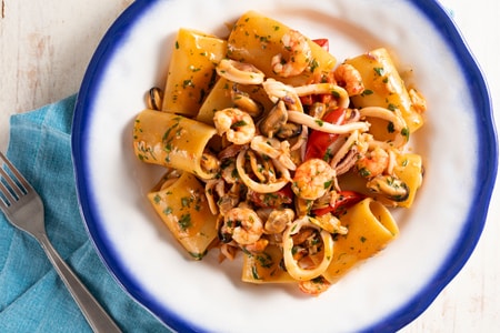 Schiaffoni (o paccheri) con mariscos