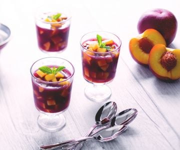 Vasitos fríos de melocotones al Dolcetto