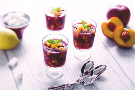 Vasitos fríos de melocotones al Dolcetto