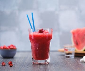 Granizado de sandía, fresitas del bosque y vodka