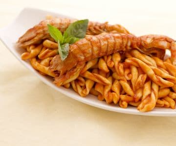 Strozzapreti con salsa de galeras