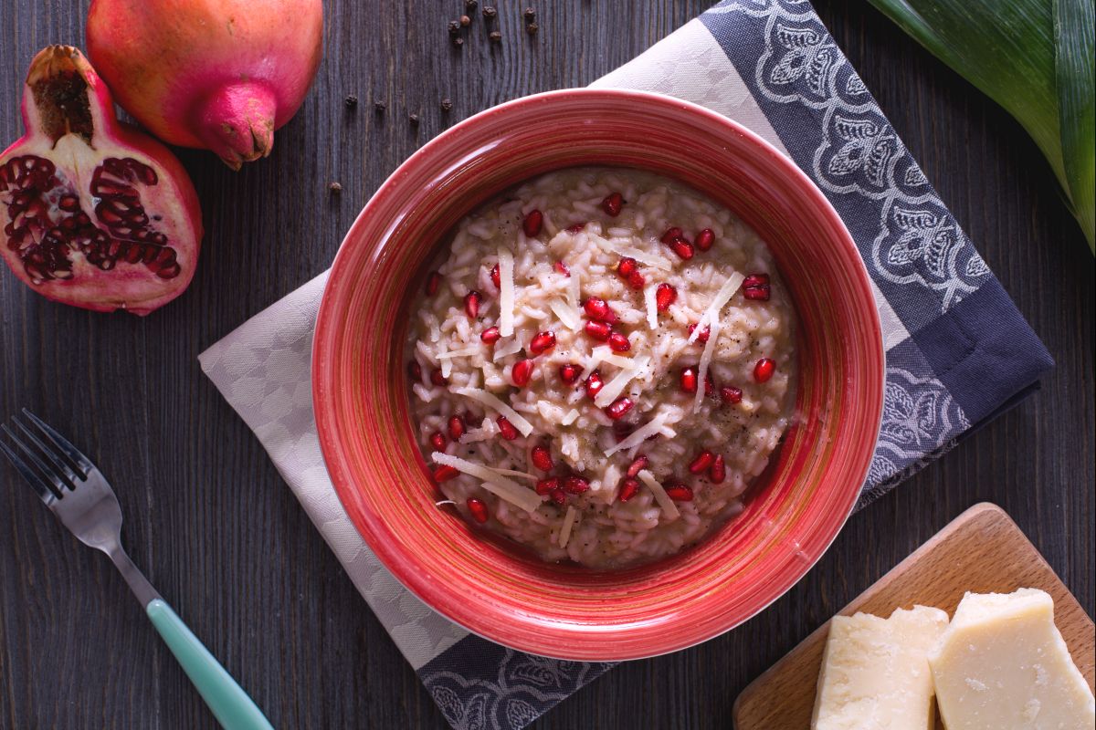 Risotto de granada y crema de puerros